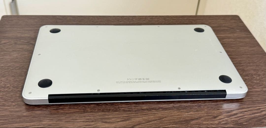 中古 MacBook Air 11インチ (Early 2015)