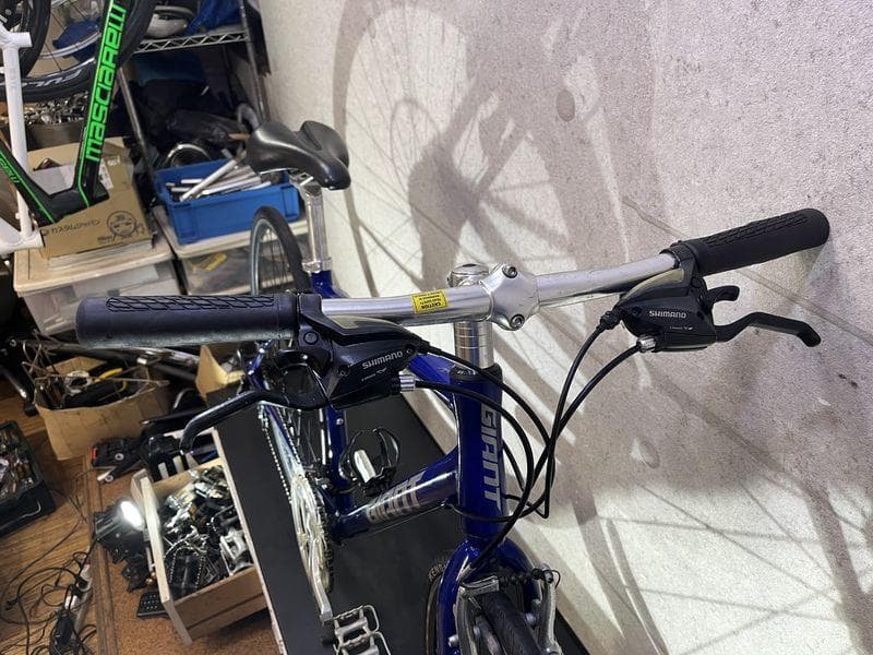 GIANT ESCAPE R3 クロスバイク sizeS　ブルーカラー