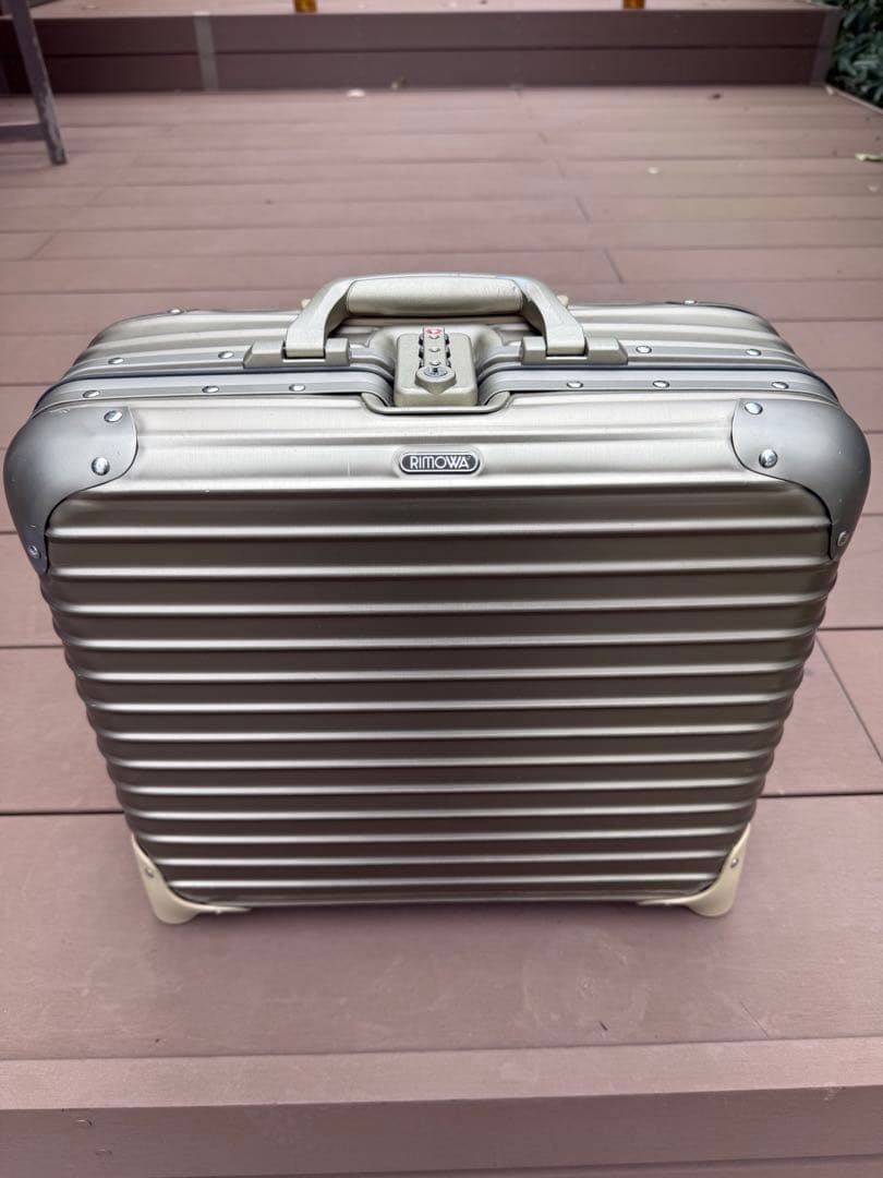 廃盤 リモワ ゴールド アタッシュ ビジネス キャリーケース トパーズ