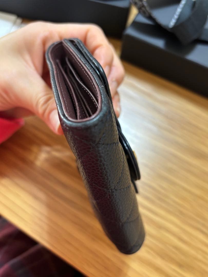 CHANEL キャビアスキン　マトラッセ 財布