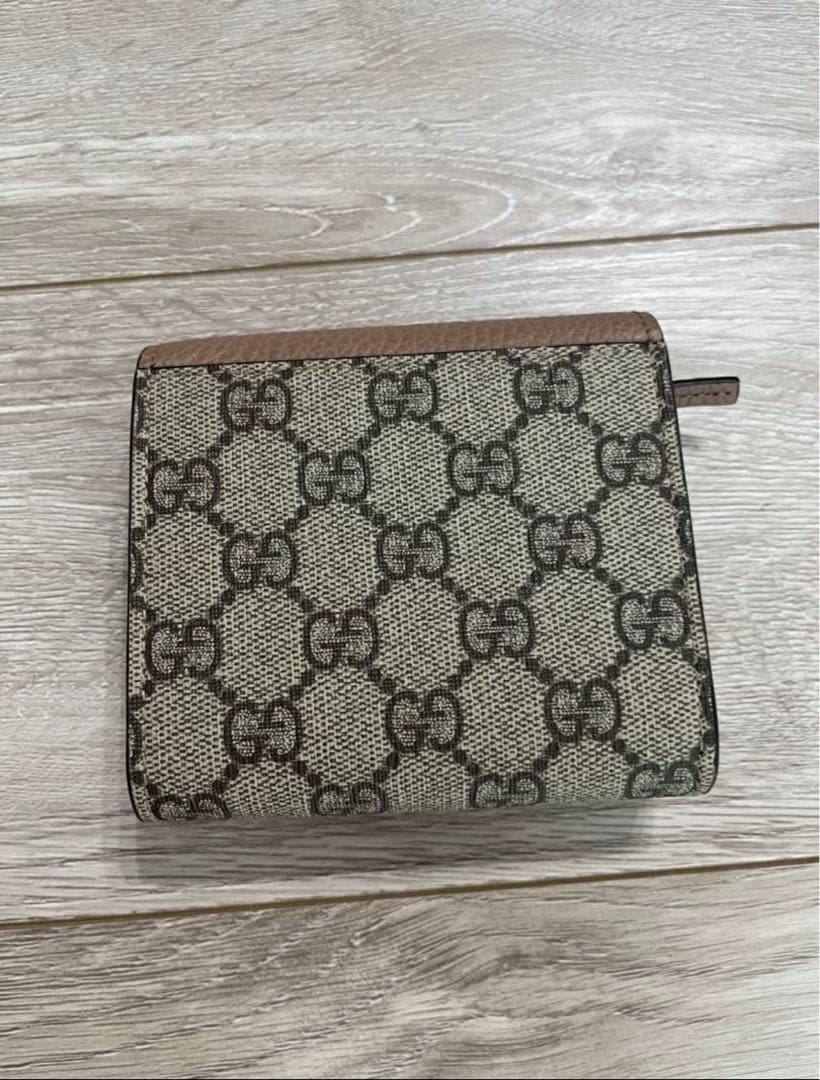 GUCCI GGマーモント2つ折り財布