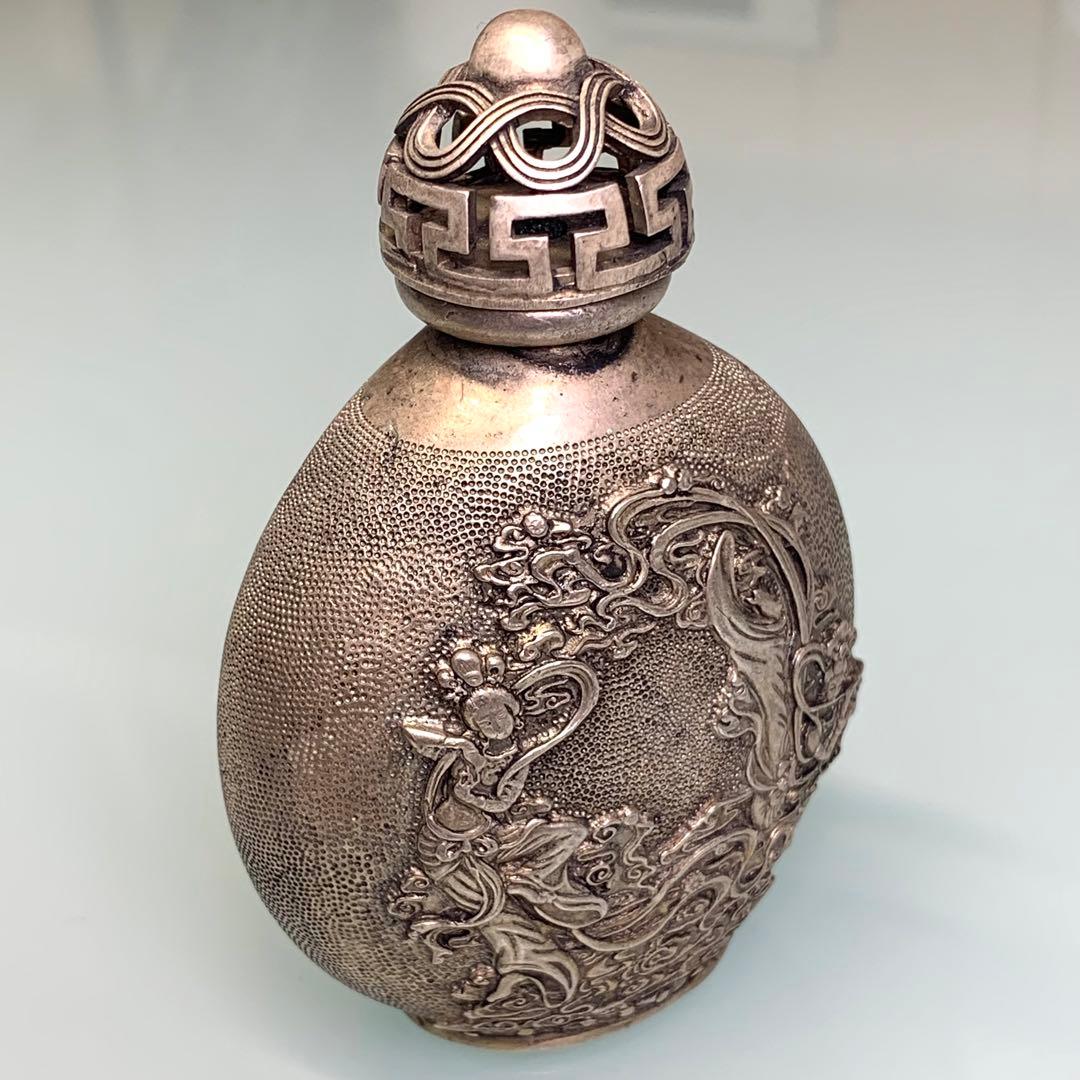 清国の鼻煙壺 宝瓶　仙女彫刻　時代物　アンティーク