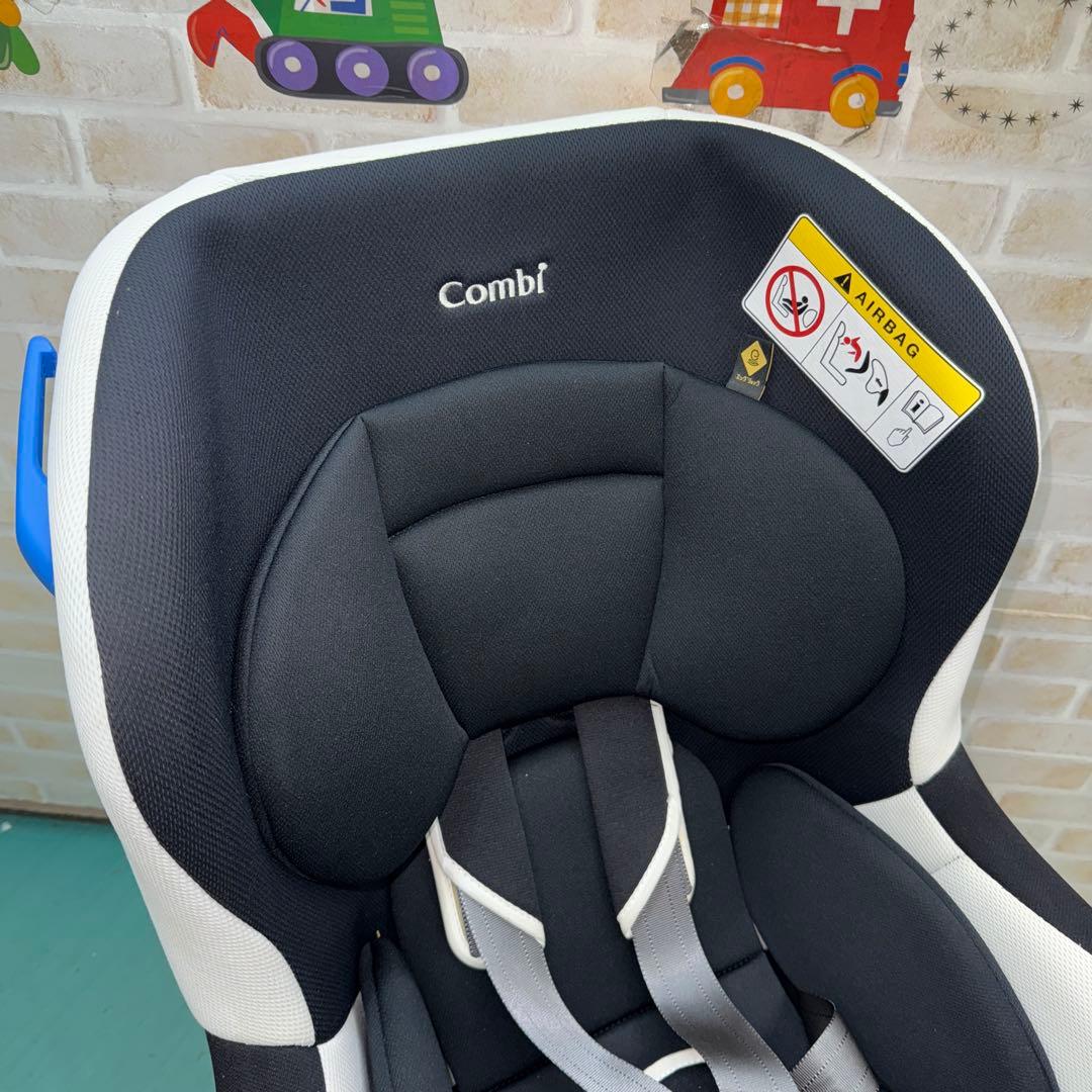 コンビ　チャイルドシート ウィゴー　新生児から　日本製