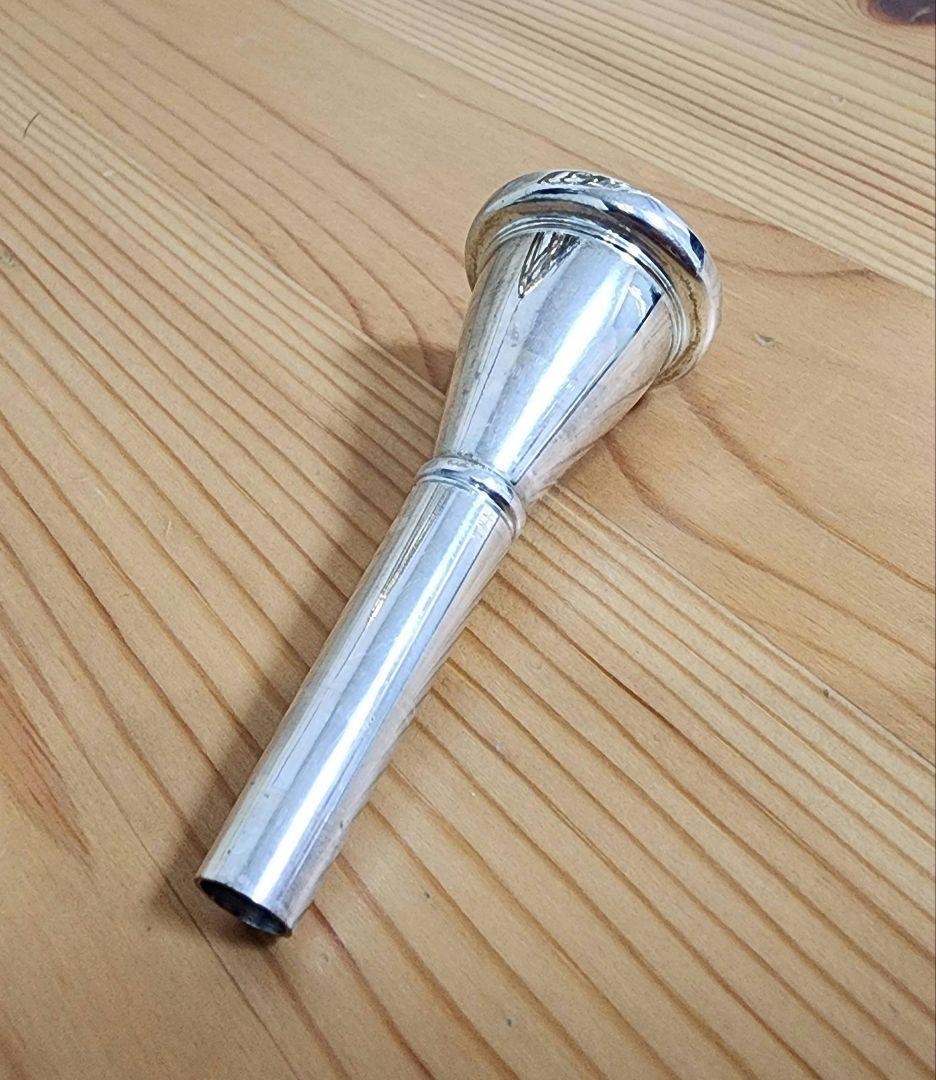 フレンチホルン　マウスピース付