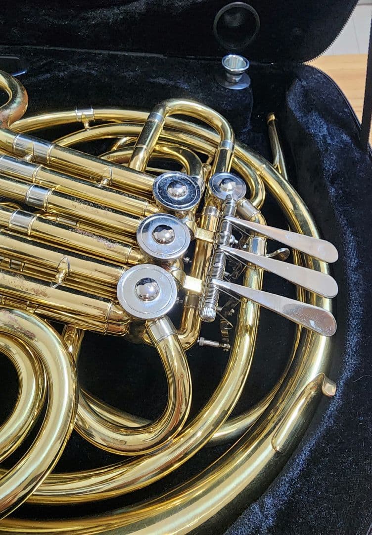 フレンチホルン　マウスピース付