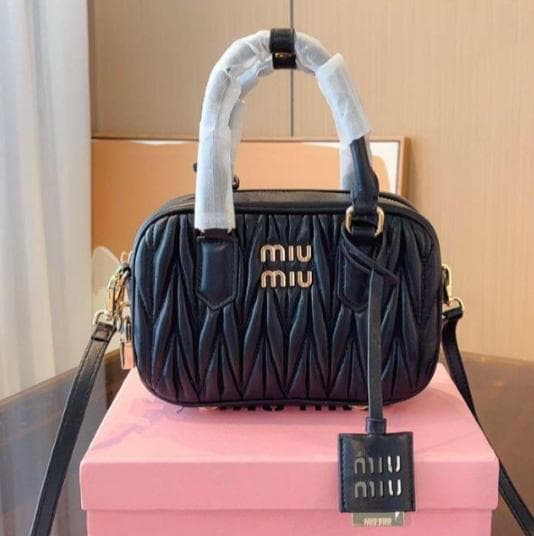 MIUMIU ショルダーバッグ