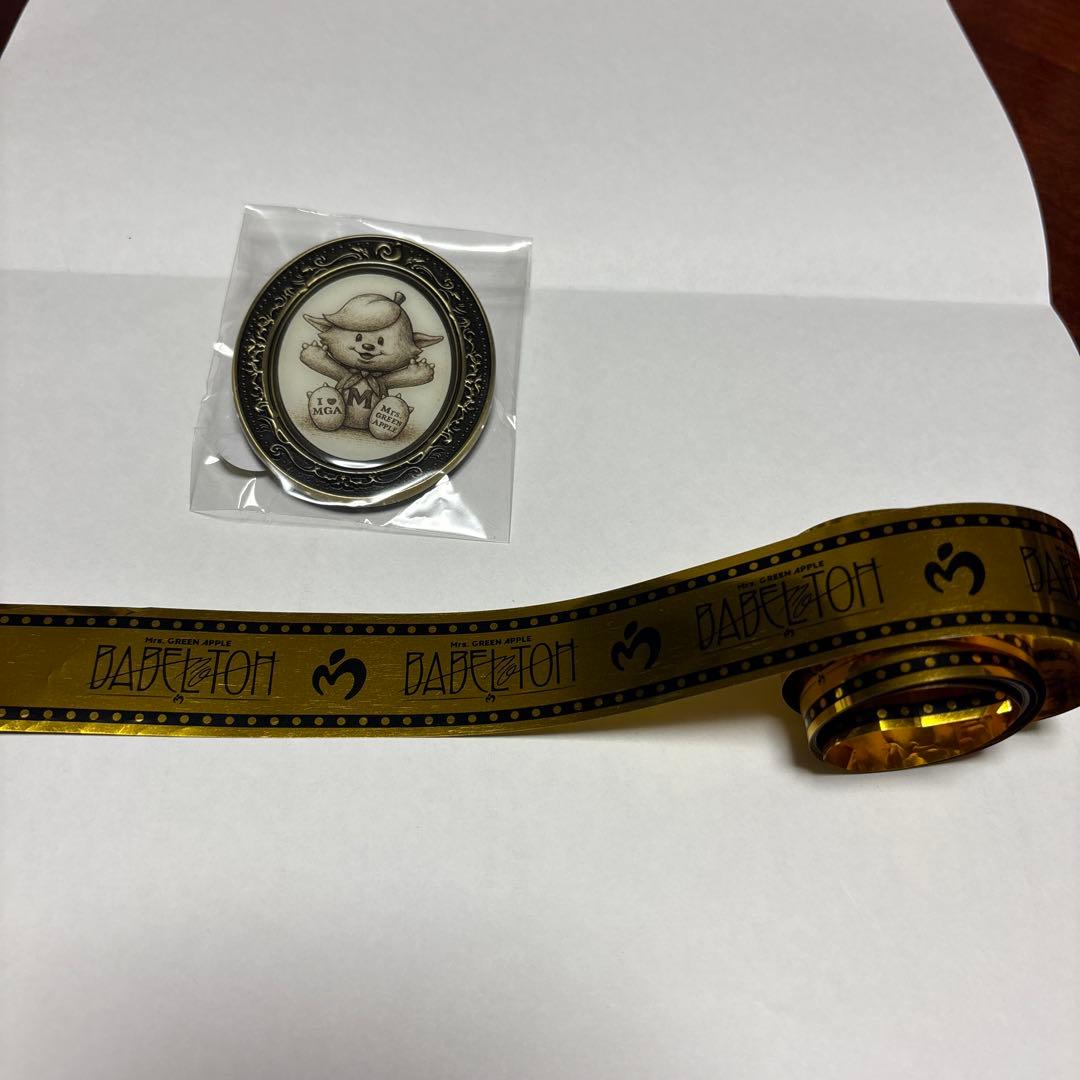 ミセスグリーンアップルメメルピンズ 金・銀テープ