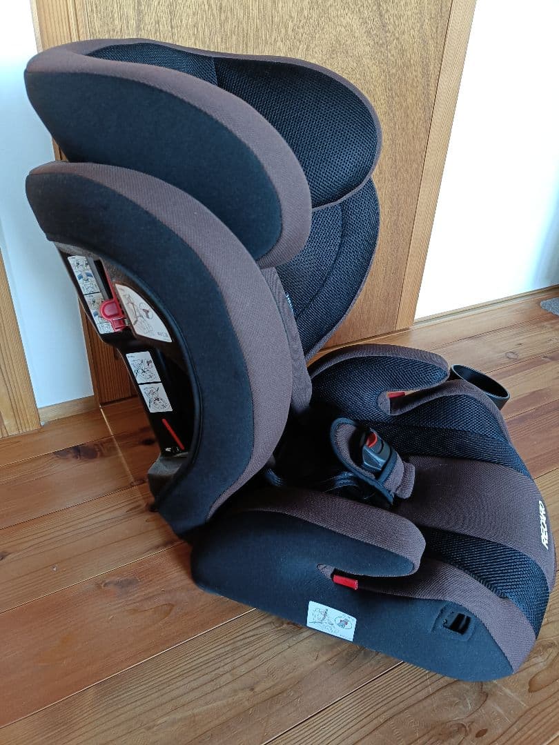 RECARO チャイルドシート ブラウン・ブラック　J1スマイル