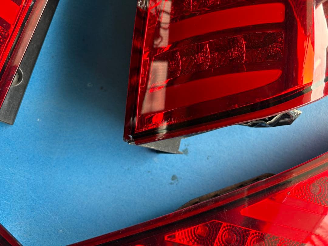 20アルファード、20ヴェルファイア用　社外テール【訳アリ特価】