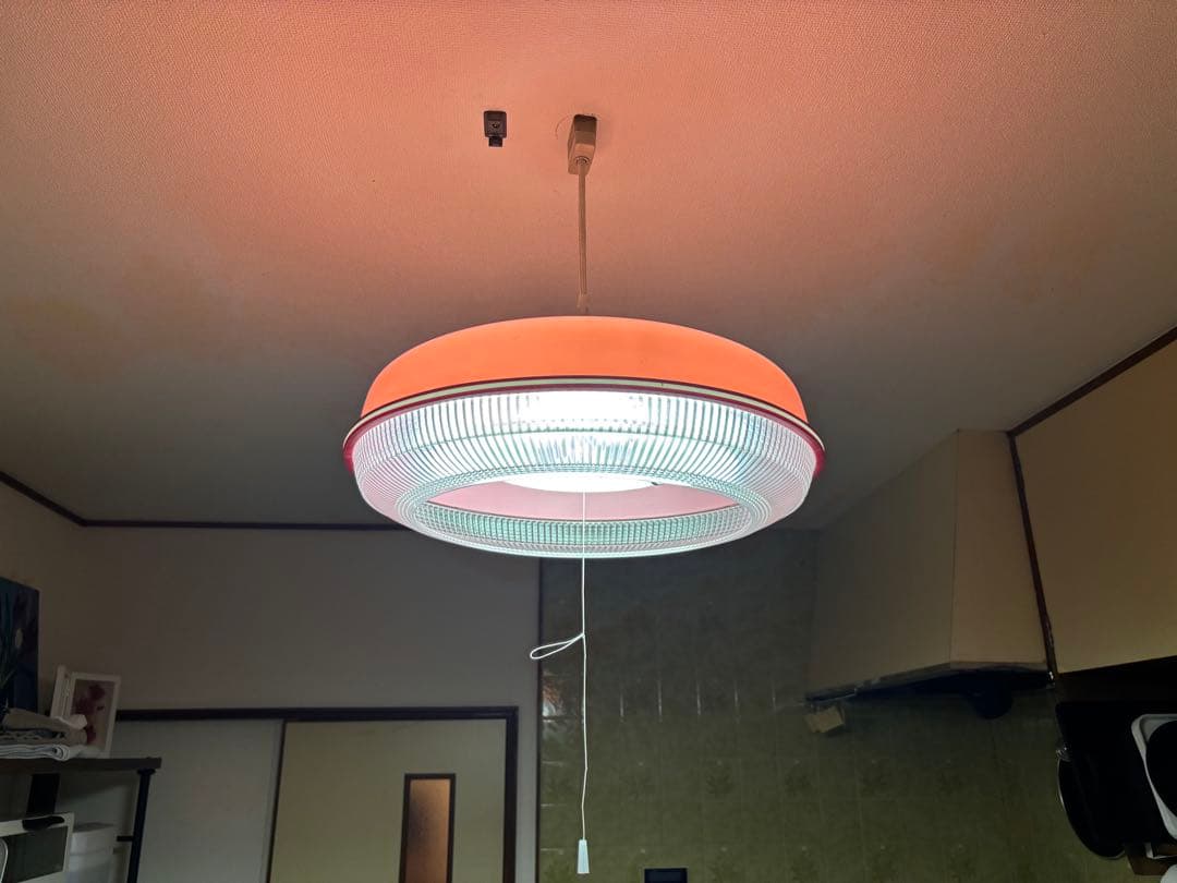 レトロポップ　70s 三菱　ペンダントライト　ピンク　蛍光灯　スペースエイジ