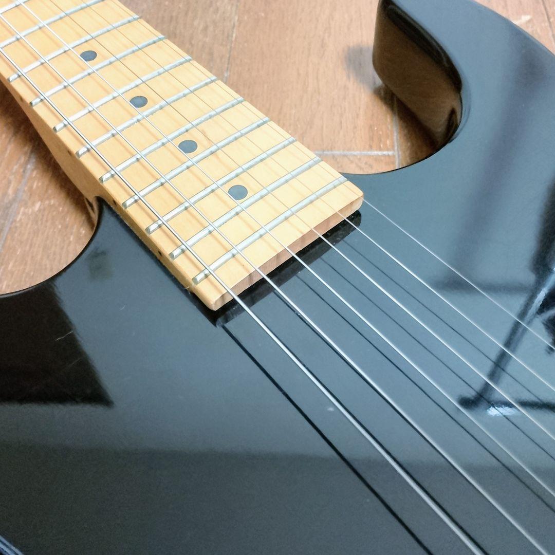 Flavor　エレキギター　トレモロユニット搭載　弦は新品に交換済み！