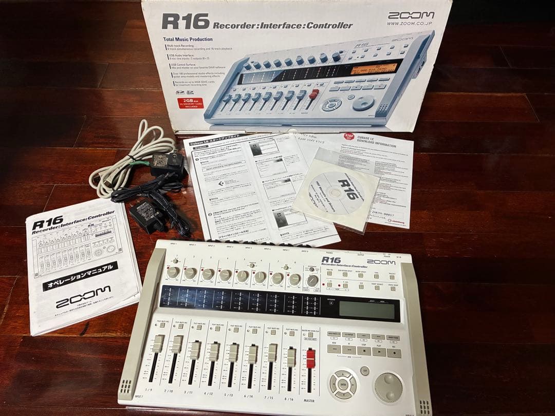 ZOOM R16 マルチトラックレコーダー 箱•ソフトケース付き