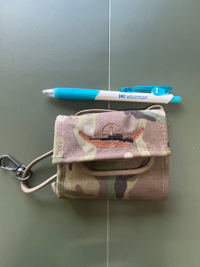 陸上自衛隊　狙撃徽章マーク付き　カード入れ