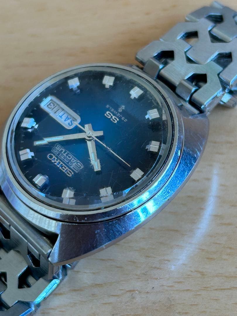 SEIKO 5アクタスSS. 自動巻き　ブルー　カットガラス