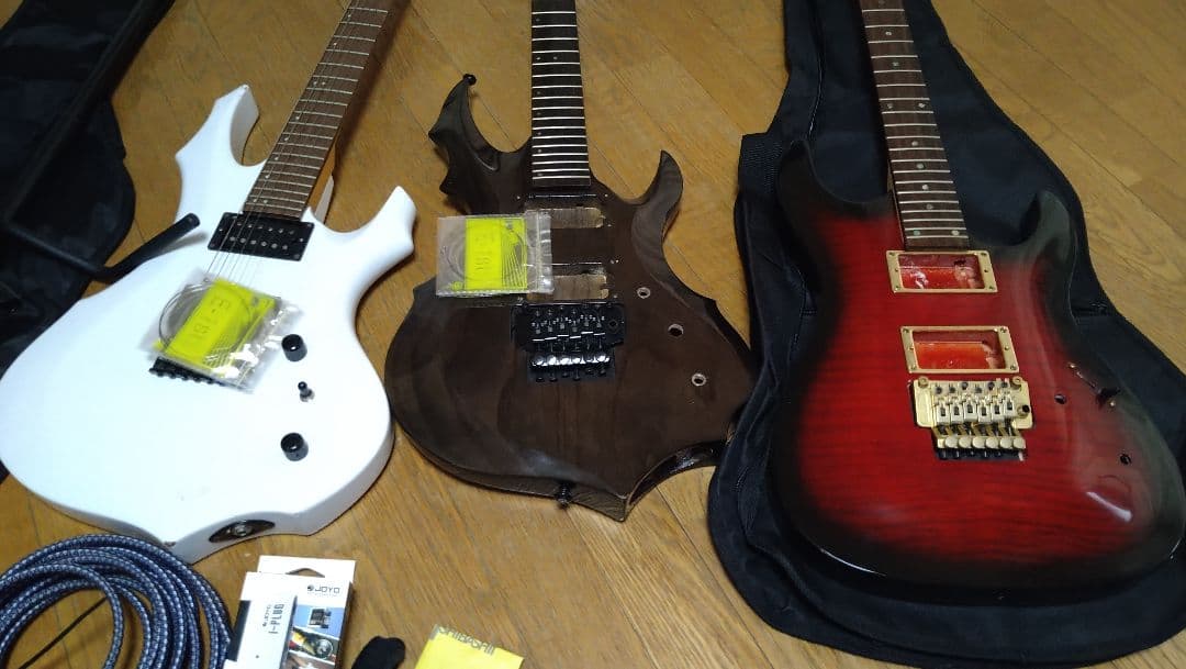 最終値下げ中、今月末迄　ギター3本　セット