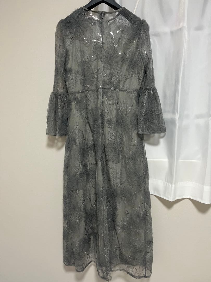 leja スパンコールレーススリーブ ラインロングワンピースドレス