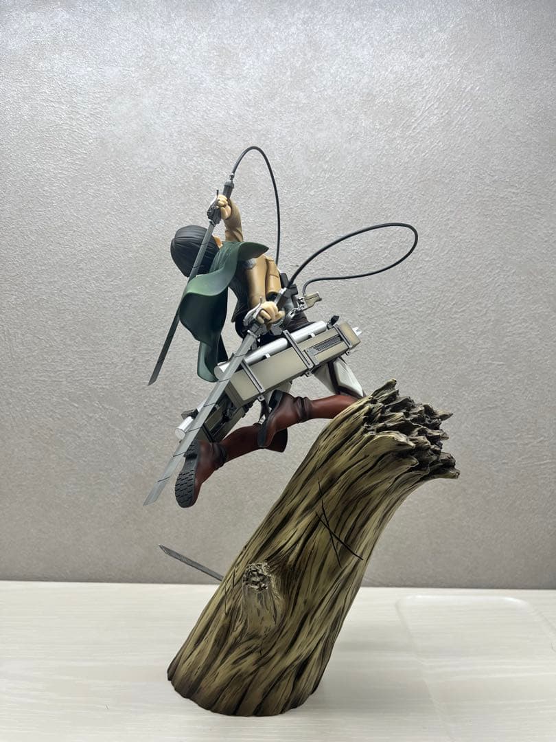 進撃の巨人　リヴァイ　コトブキヤ　スケールフィギュア