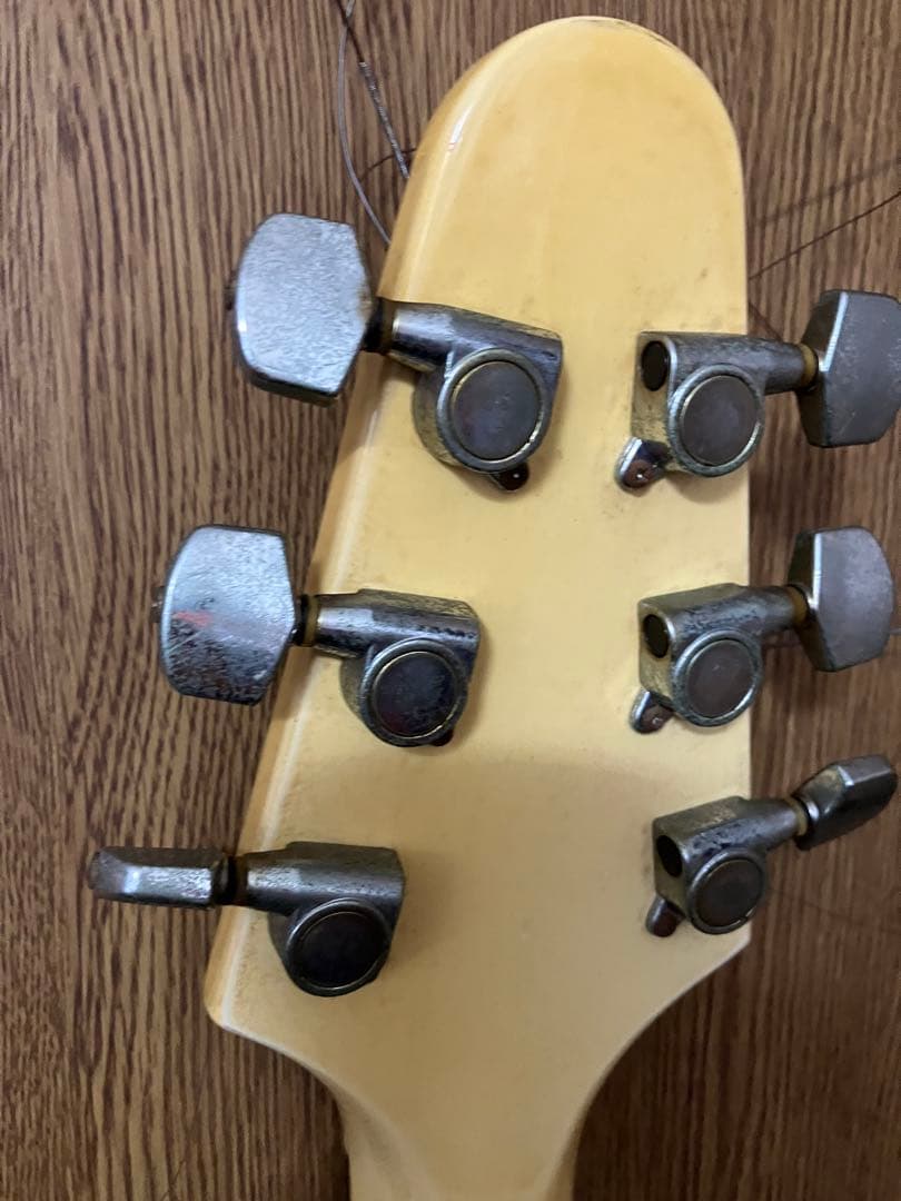 【ジャンク品】フライングV エレキギター※1月いっぱいの出品です