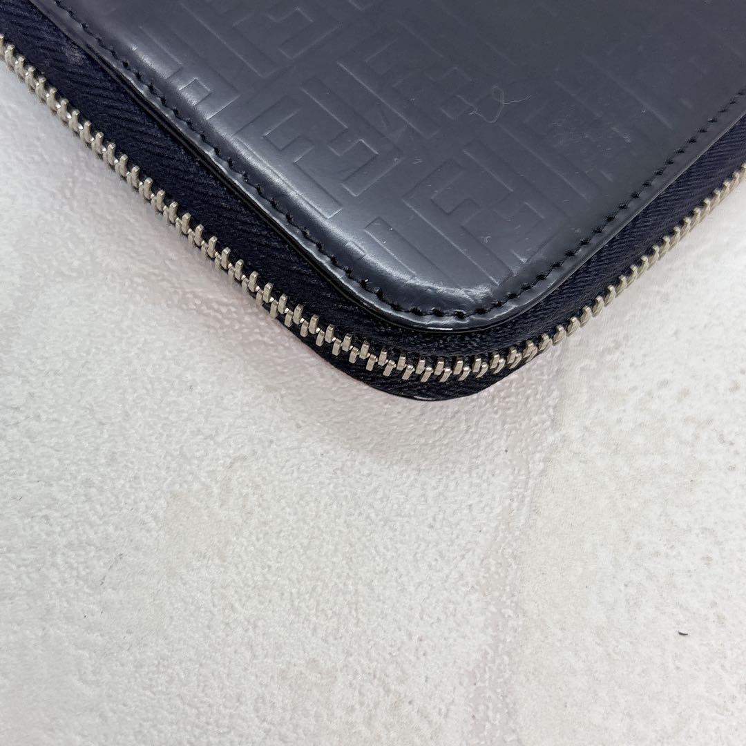 希少✨Fendi フェンディ 黒 レザー 二つ折り財布 ラウンドファスナー
