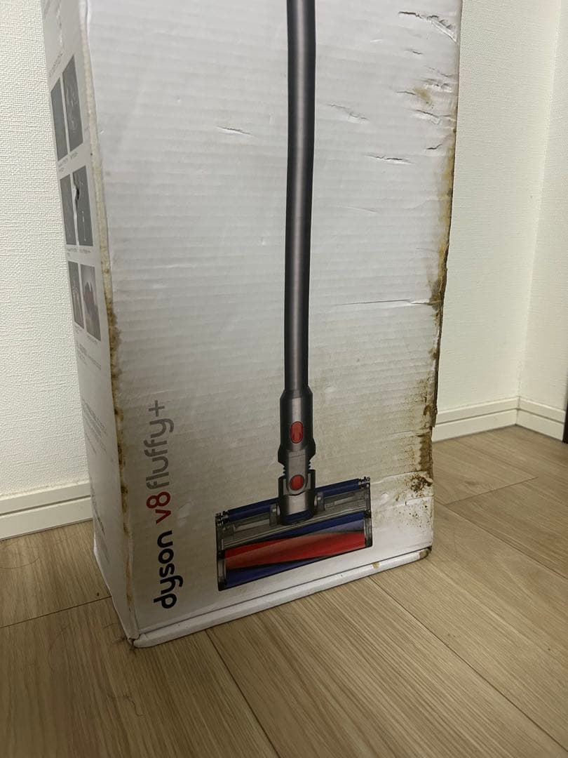 【経年未開封】Dyson v8 fluffy+ スティッククリーナー本体