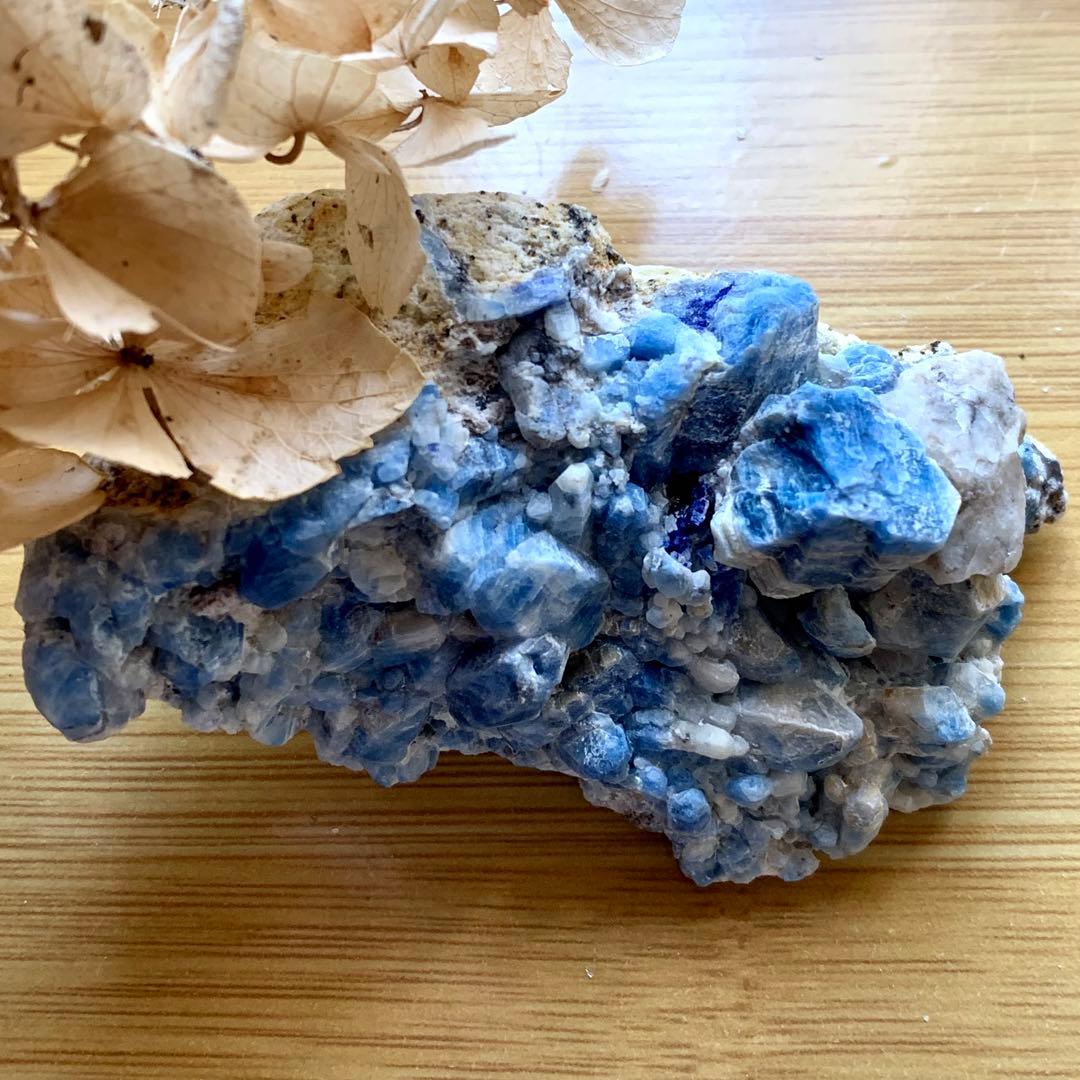 大きな母岩上の美しいアフガナイト141g/1点もの