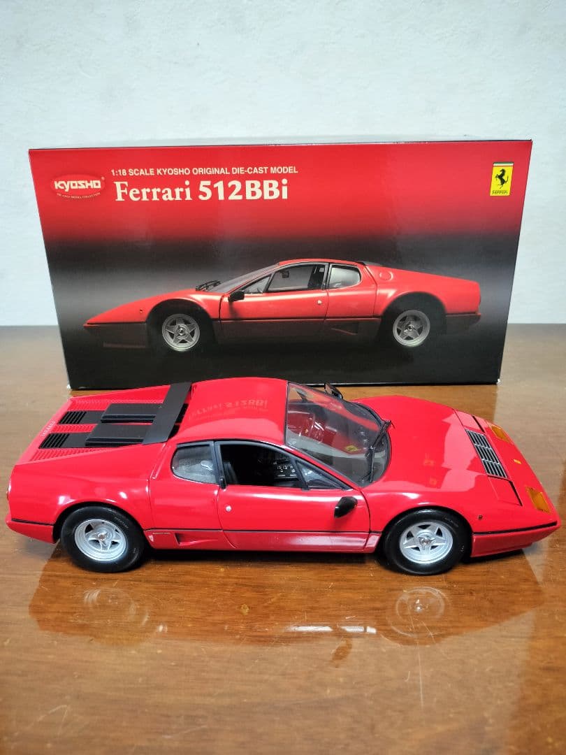 京商1/18フェラーリ512BBi 【新パッケージ】レッド