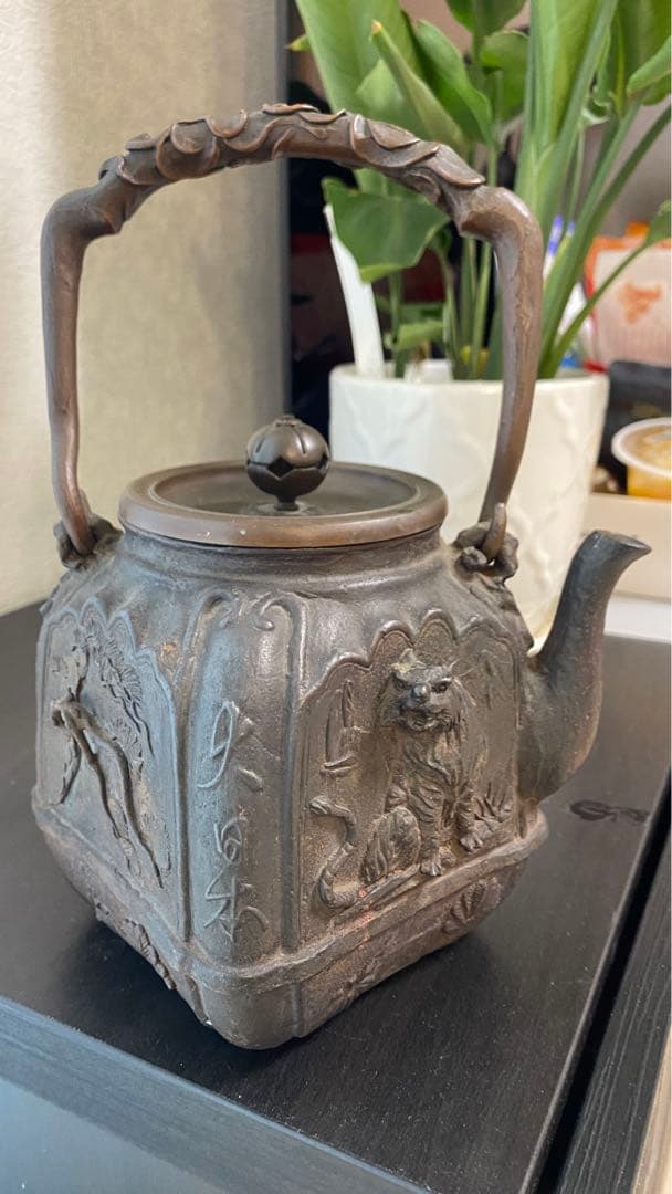 龍文堂造，大国造，彫刻装飾 ，鉄瓶