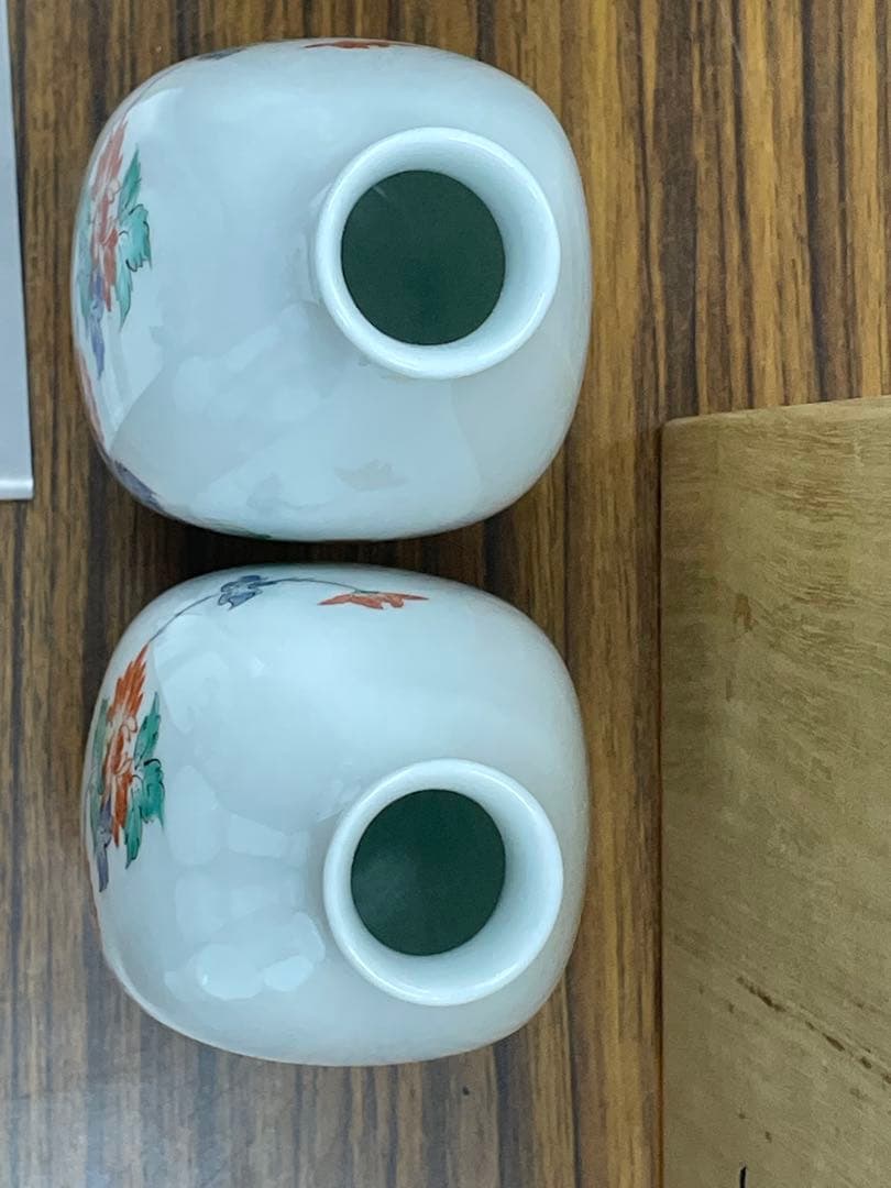 『十四代柿右衛門 「錦 牡丹文 酒器」』共箱 ぐい呑 お猪口 有田焼 人間国宝