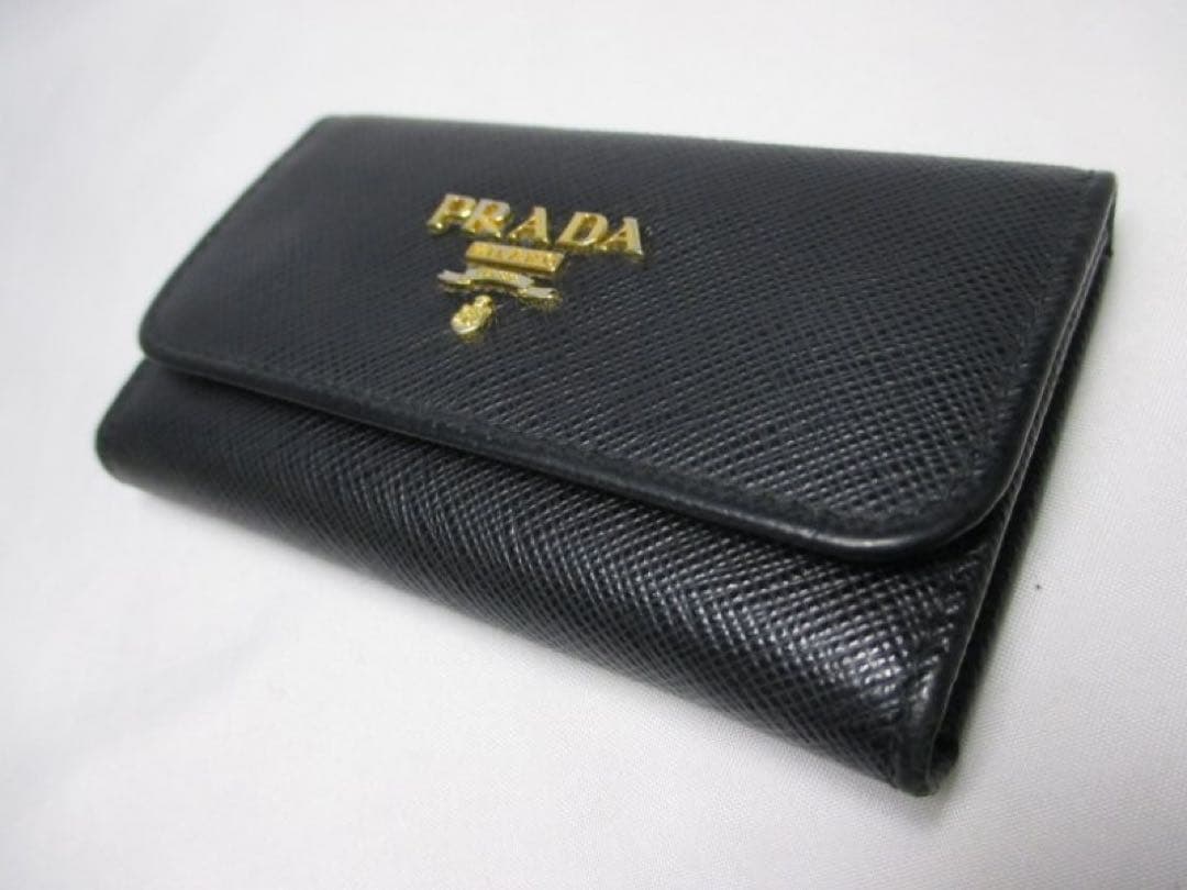 美品 ＰＲＡＤＡ プラダ ６連キーケース 黒 ブラック 中古本物