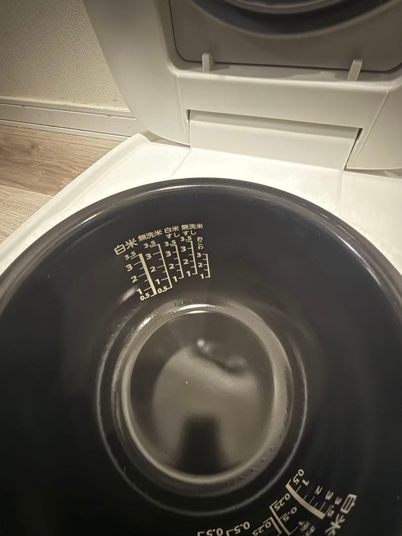 TOSHIBA 圧力IH炊飯器 RC-6PXR 未使用品　箱なし