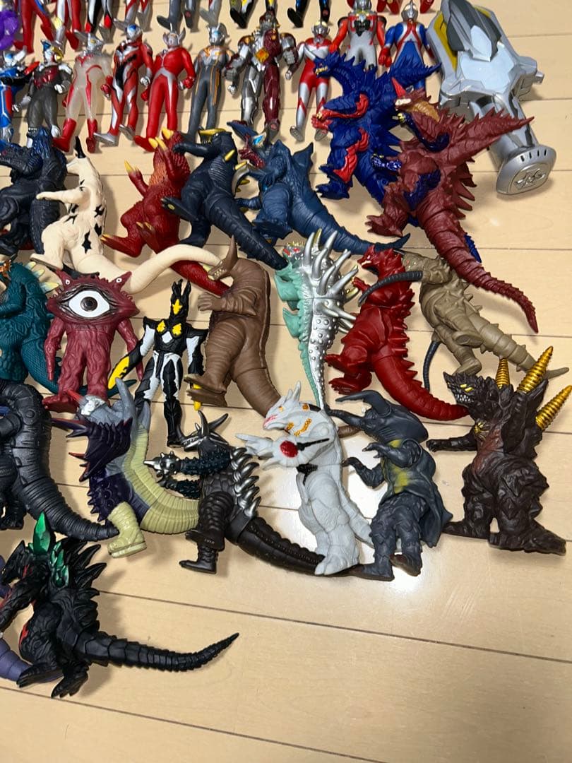 ウルトラマン　怪獣　フィギュア　セット 約50体 ソフビ　ギンガスパーク　ライブ