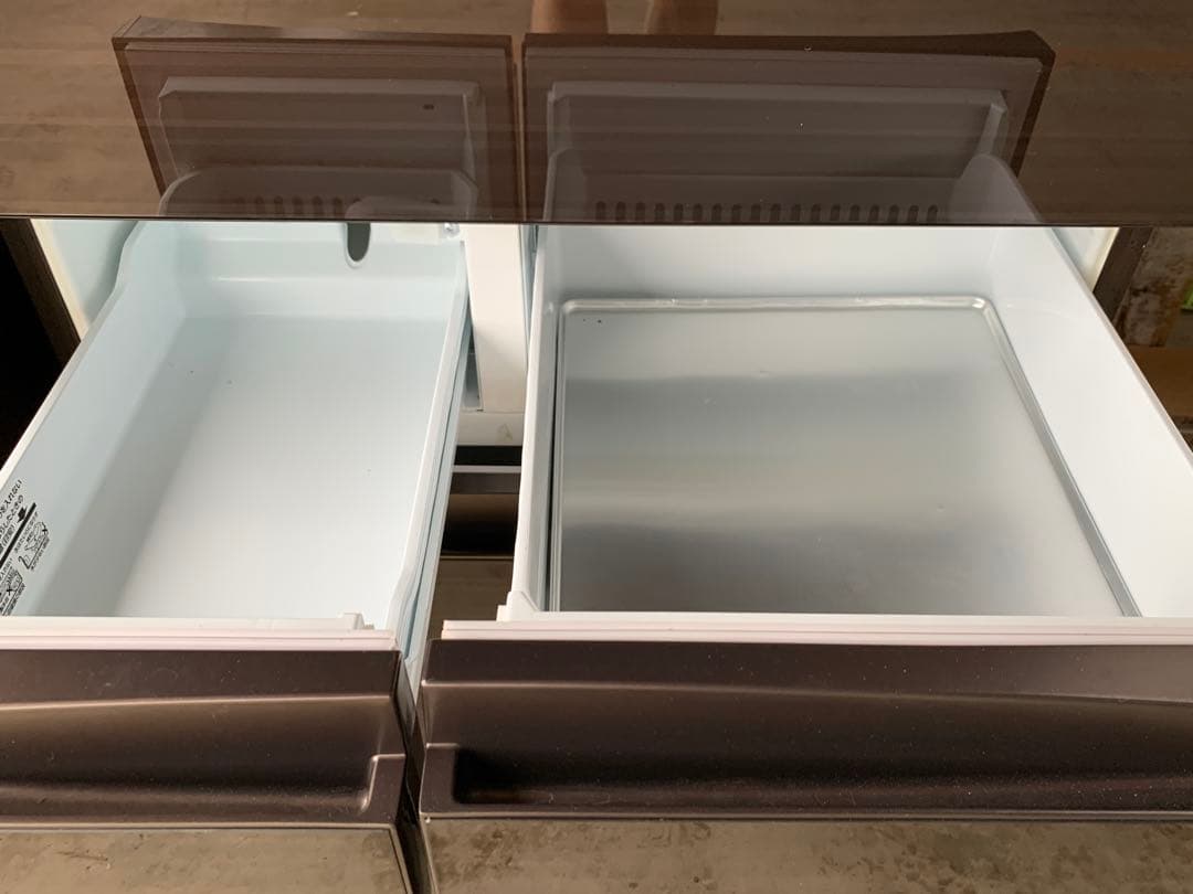 動作品　東芝555L大容量GR-J560FV 6ドア冷蔵庫 2016年