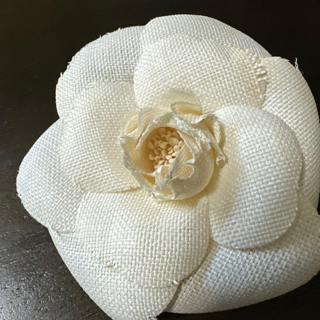 シャネル、カメリアコサージュ