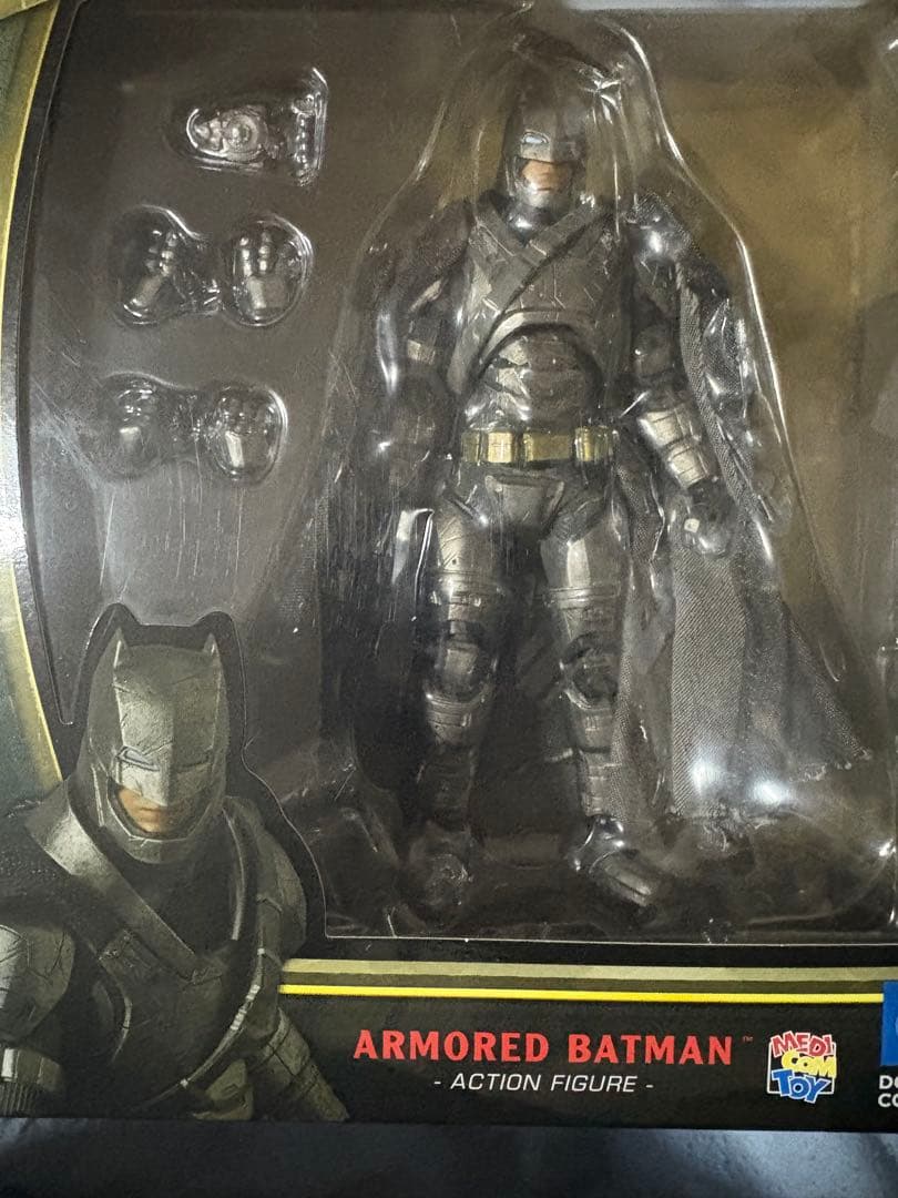 MAFEX アーマードバットマン