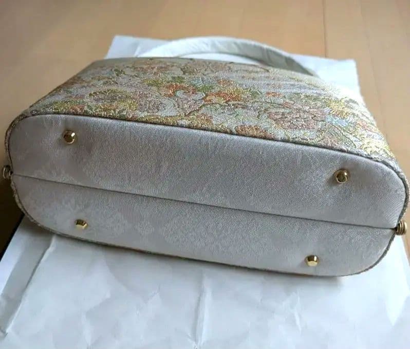 ★★いまさん★★　新品未開封　西陣織　正絹帯地　和装用バッグと草履セット