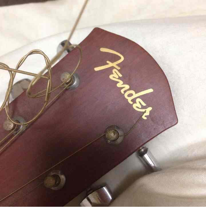 フェンダーのショートサイズアコギ