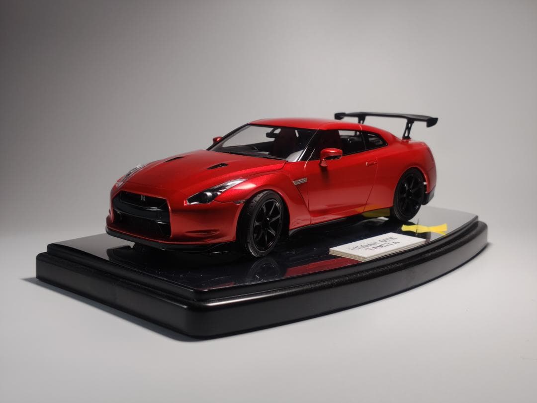 1/24 日産 R35 GTR プラモデル 完成品