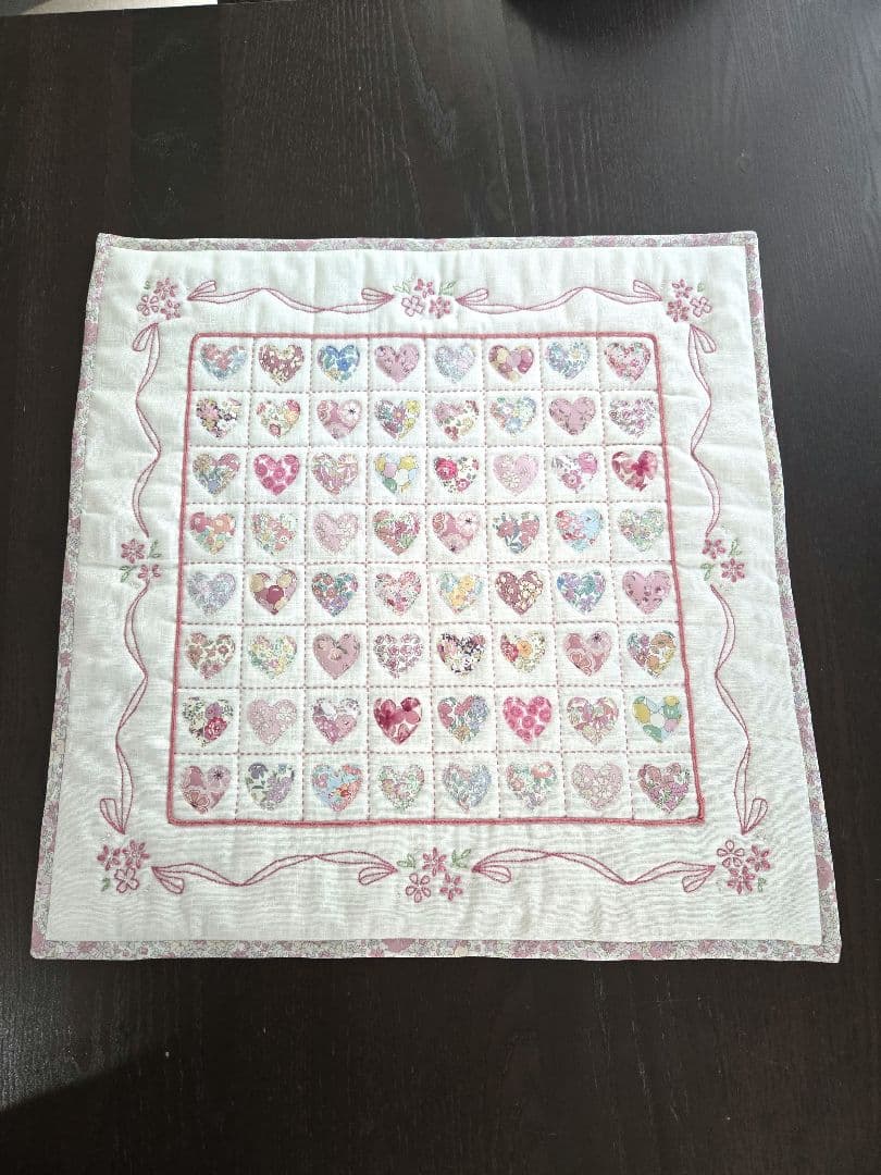 ホビーラホビーレ♪アップリケタペストリー♪ハート&リボン完成品