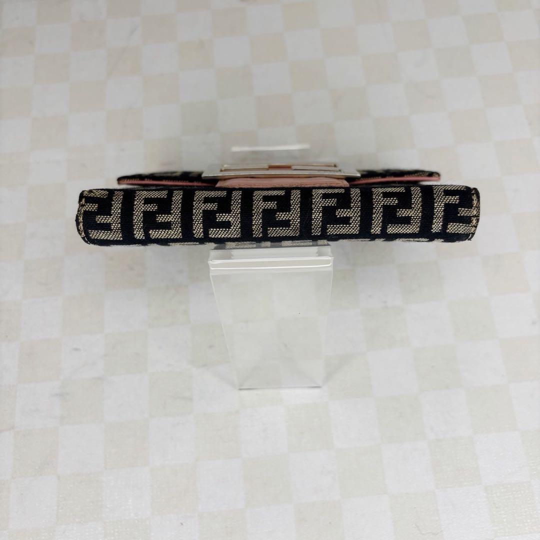 極美品　FENDI フェンディ　財布　二つ折り　M94