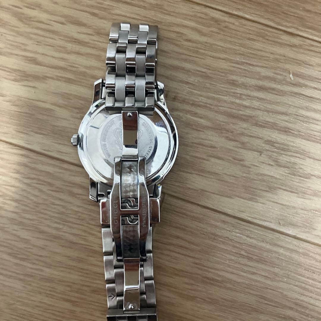 GUCCI 5500XLシルバー アナログ クォーツ 腕時計　ジャンク