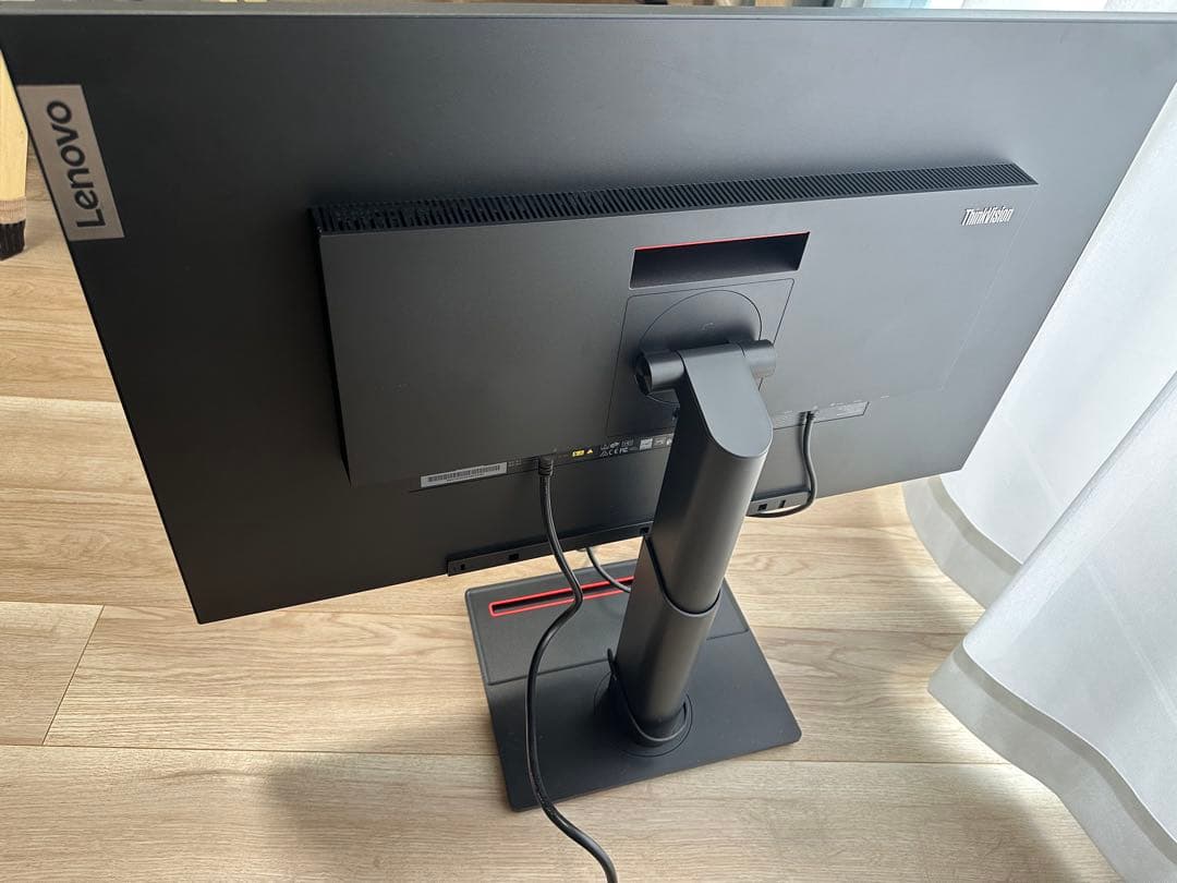 T32p-20 レノボ 4K 32インチモニター　IPS　高さ調整可能