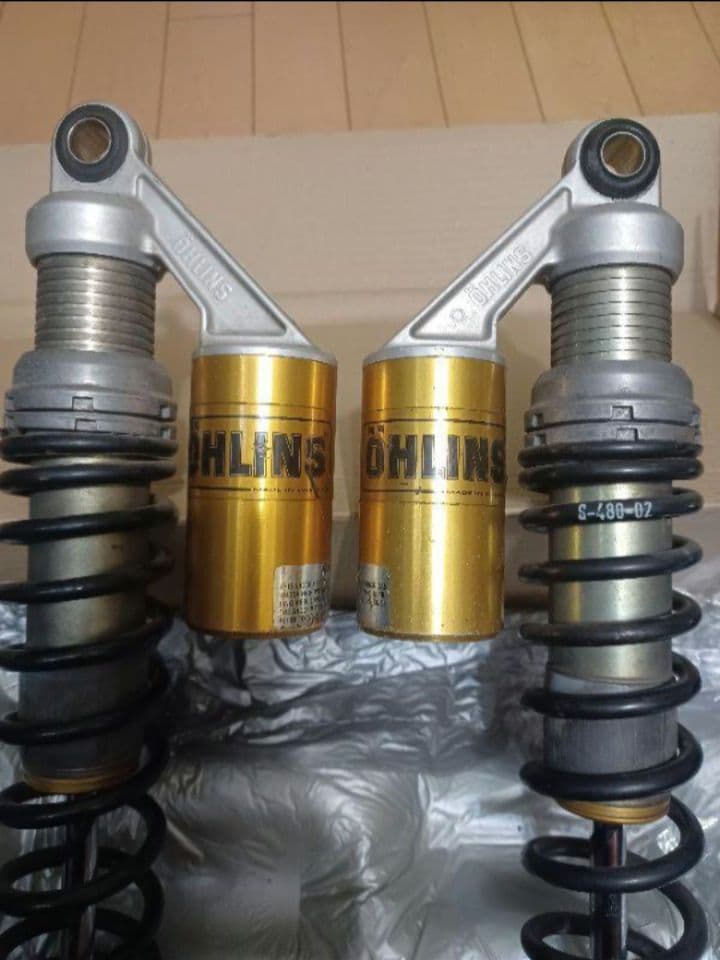 738　オーリンズ　ゼファー750 リアショック　KA2124