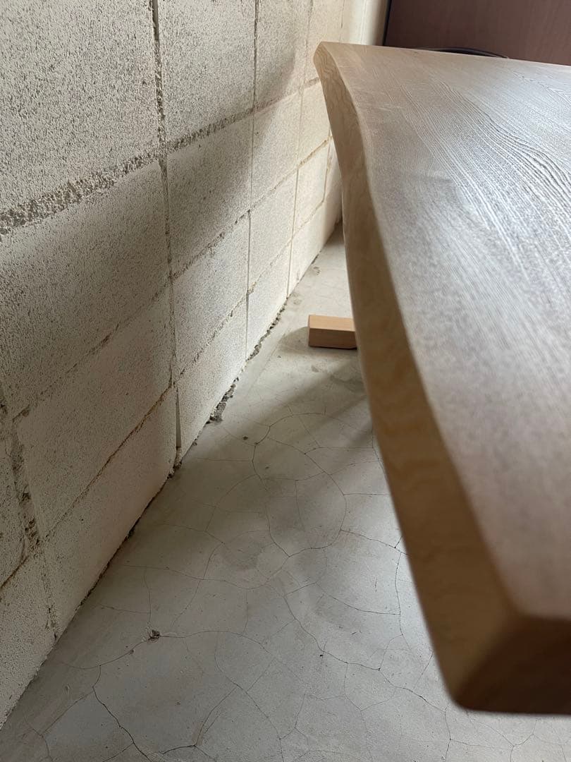 天然木無垢材　耳付き　ダイニングテーブル　二本脚