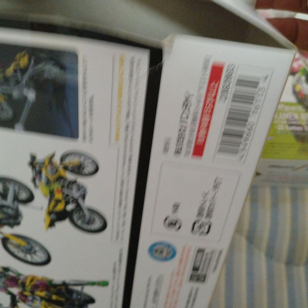 バンダイ　仮面ライダー　エグゼイド　フィギュアアーツ