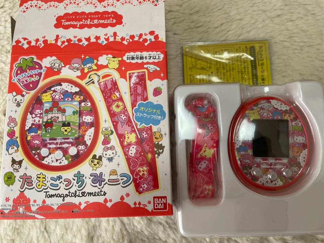 たまごっちみーつ サンリオキャラクター 赤