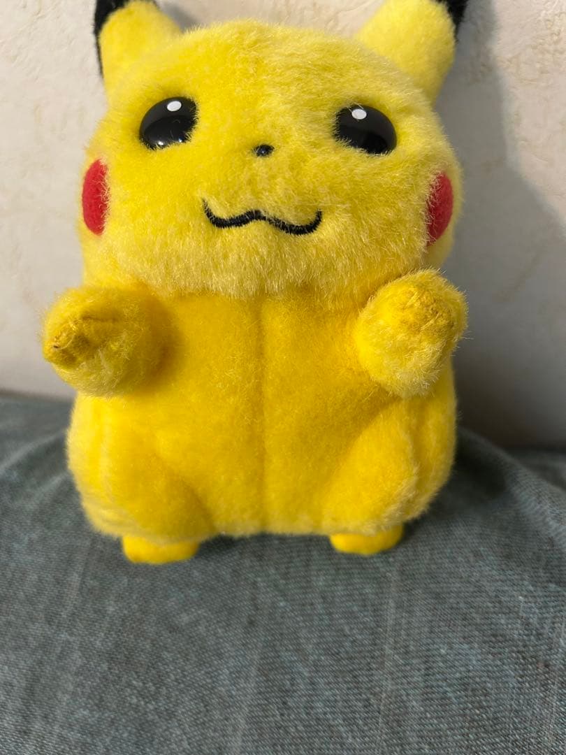 ピカチュウ　初期　TOMY ぬいぐるみ