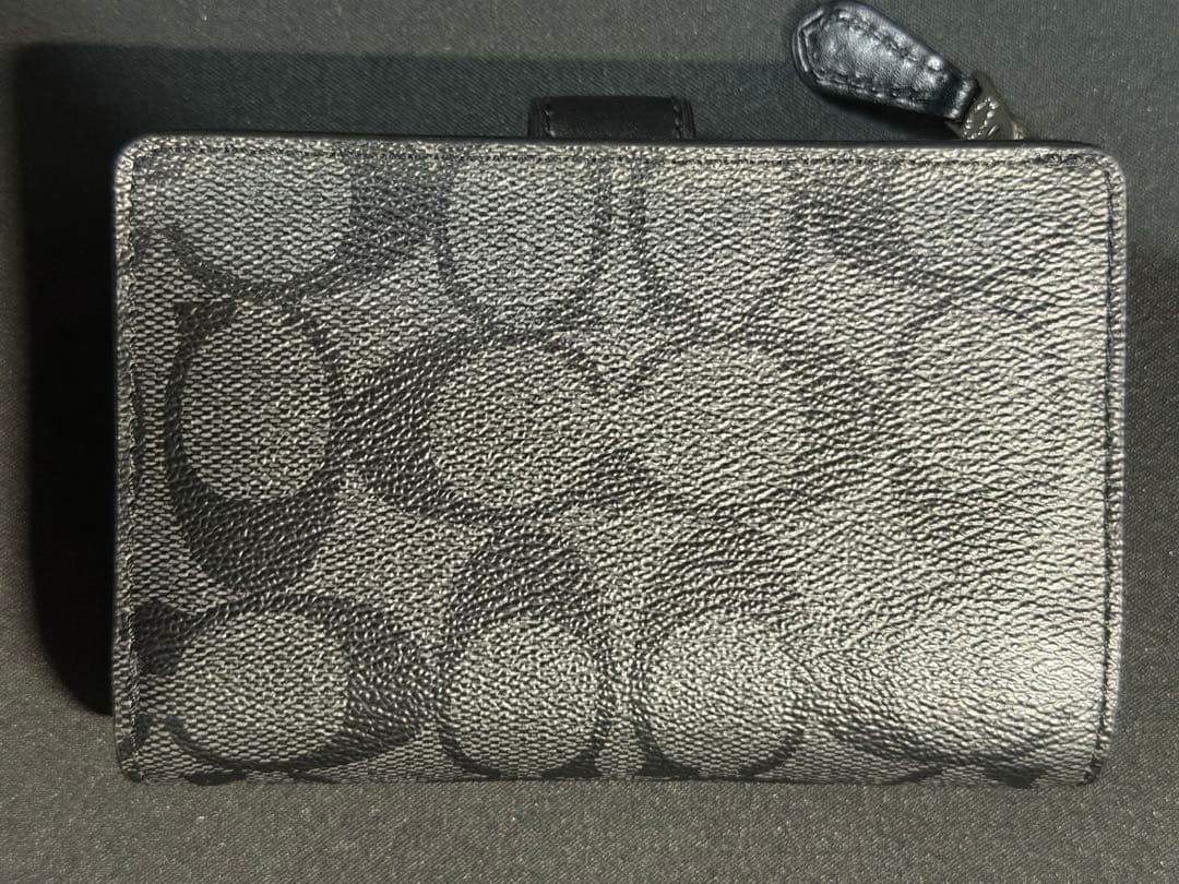 【新品】Coach ブラック 二つ折り財布
