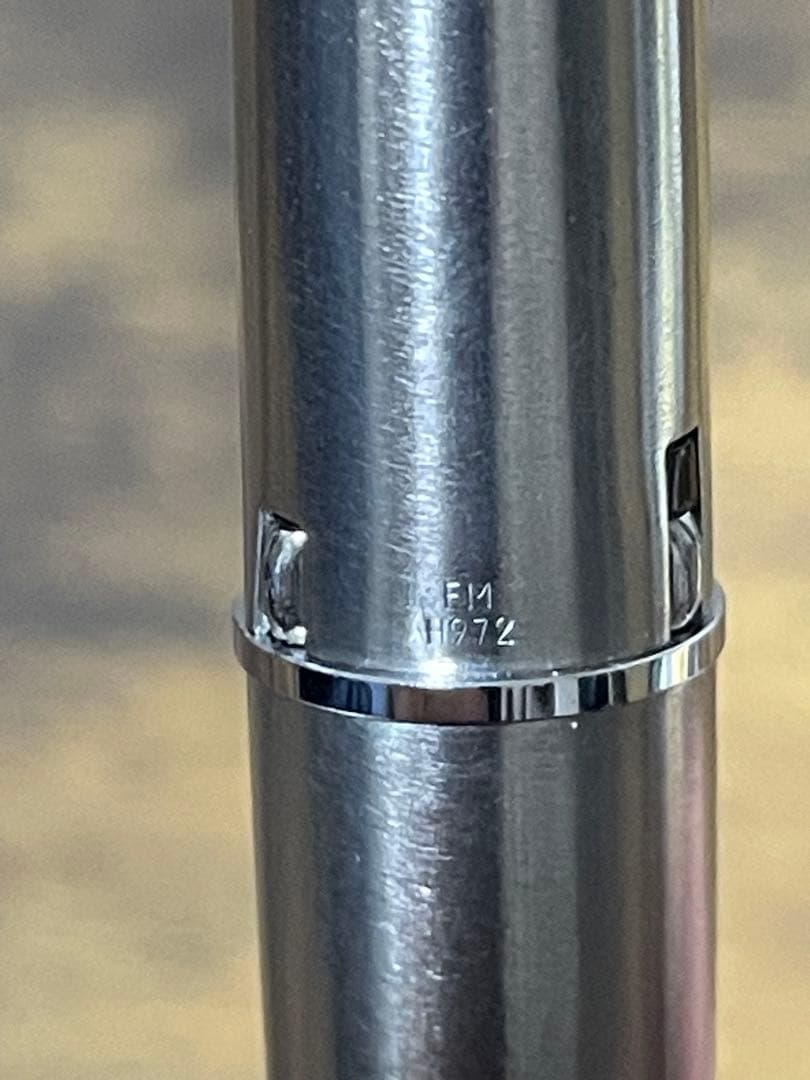 試筆のみ　1972年製　ペン先軸一体型　中細字　ミュー　万年筆　備品付き