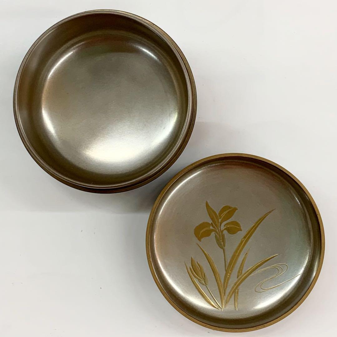 【平棗　兜にあやめ】新井司峰　共箱　溜塗