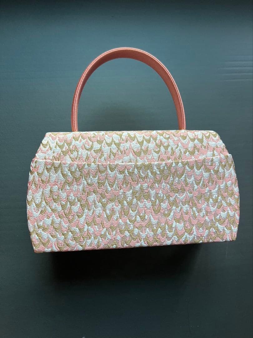 岩佐　和装用フォーマル日本製　バッグ ピンクとベージュの波模様　定価59400円